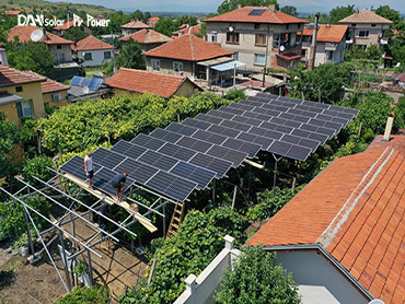 الأسر البلغارية مع مشروع محطة طاقة 30KW ， نظام المنزل بالطاقة الشمسية على الشبكة