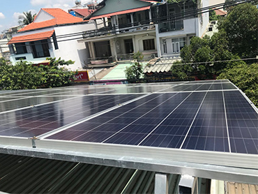 فيتنام 10kw استخدام المنزل نظام الطاقة الشمسية على السطح